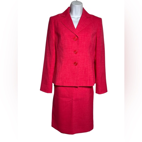 NWT Evan Picone suit size 6 bright coral‎ pink stunning skirt suit PERFECT 🩷🩷 - Picture 1 of 6